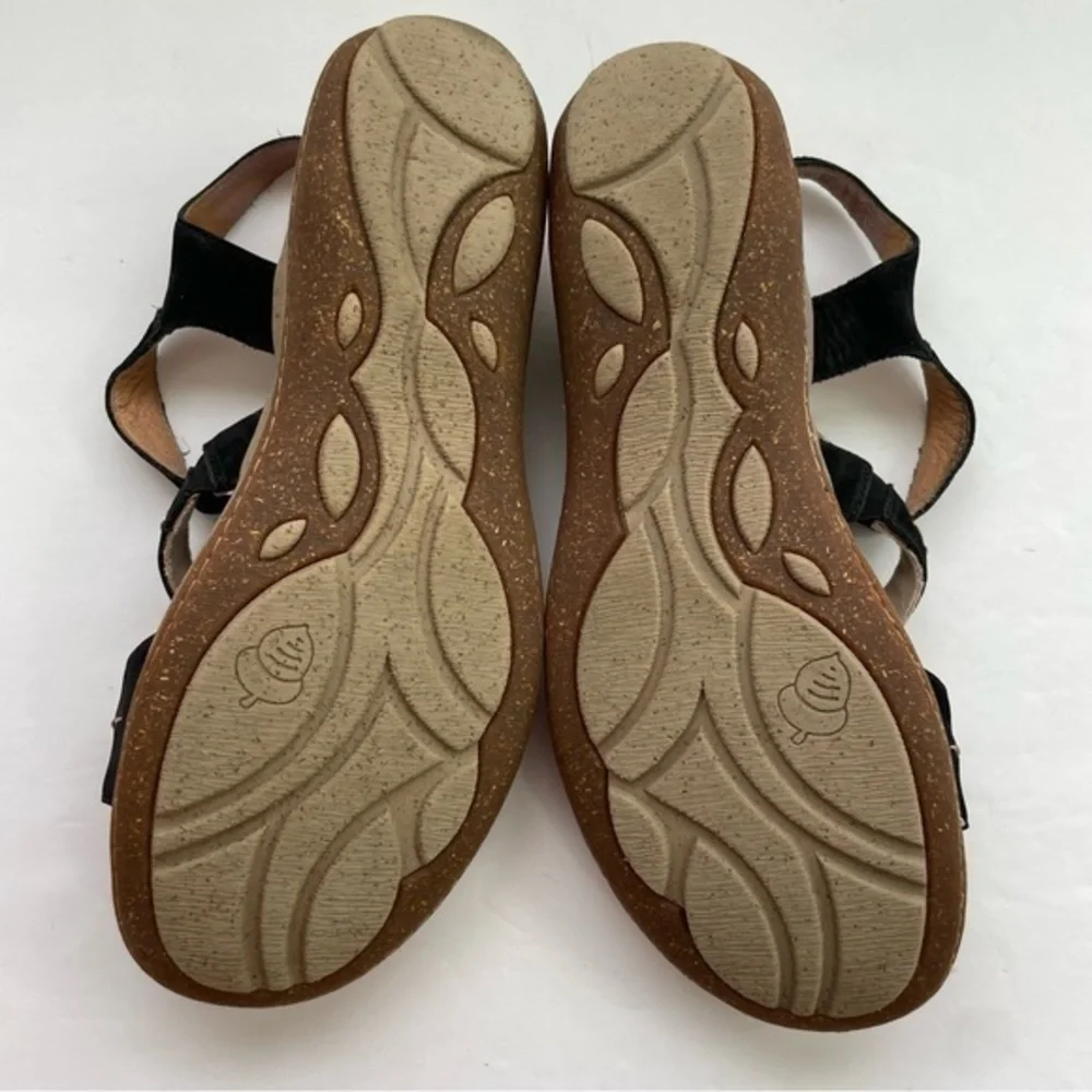 Acorn Black Vista Leather Beaded Wedge‎ Sandals